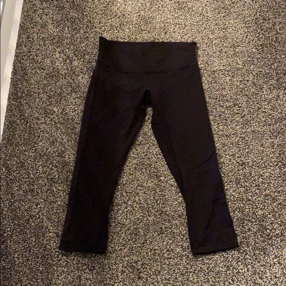 Lululemon: Size: 8 Crop Leggings